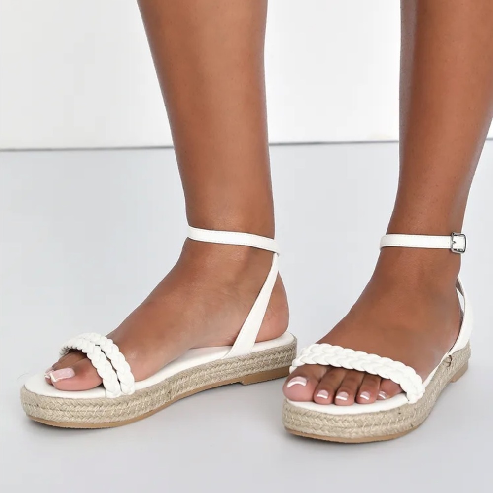 Lulu White Sandals NWOT